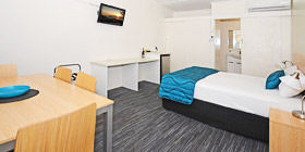 Queen Room Premium at Urangan Motor Inn